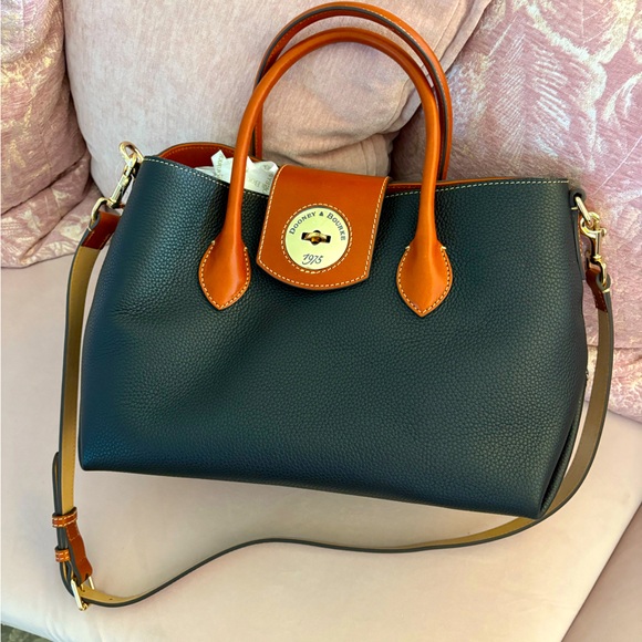 NWT Black & Tan Satchel Dooney & Bourke Handbag, Pebble Turnlock Handle Tote 30 - Picture 1 of 9